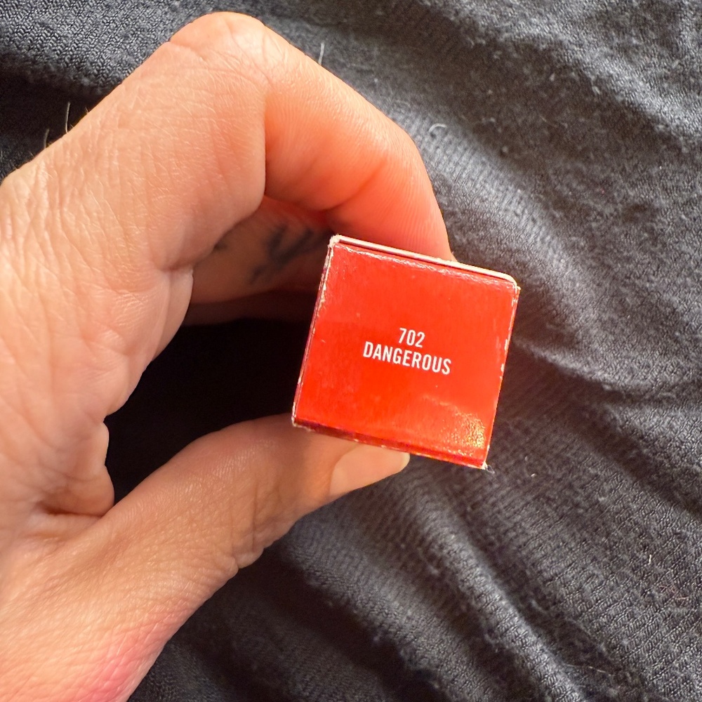 MAC COSMETICS DANGEROUS LIPSTICK discontinued